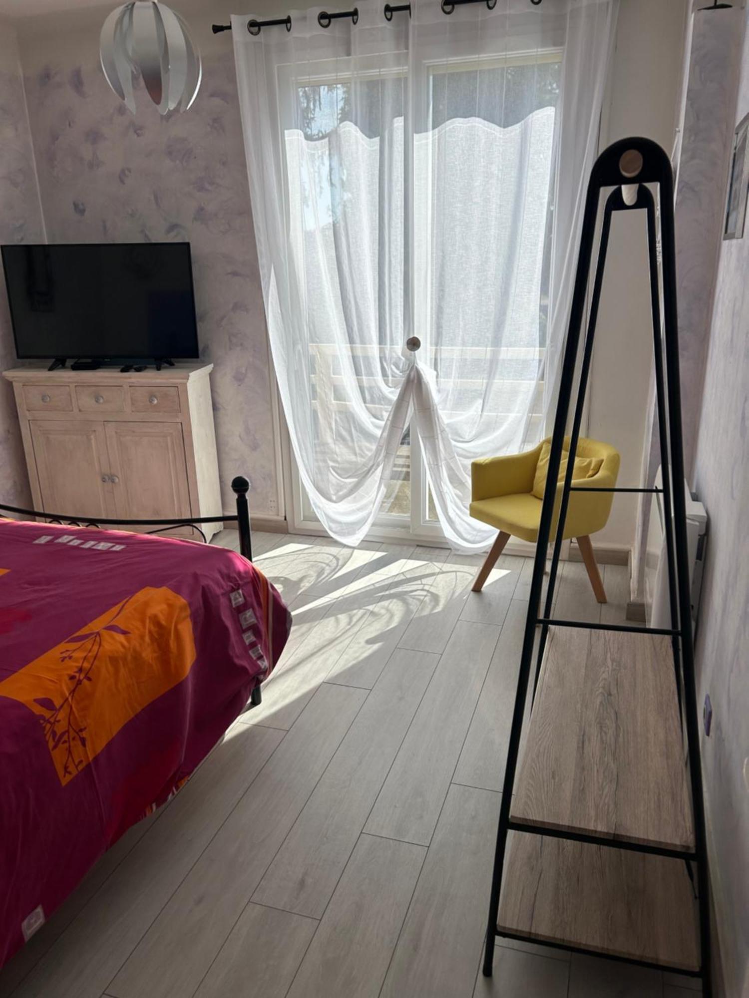 Chambres Hotes Les Grenouilles Saint-Paul-de-Varax Luaran gambar